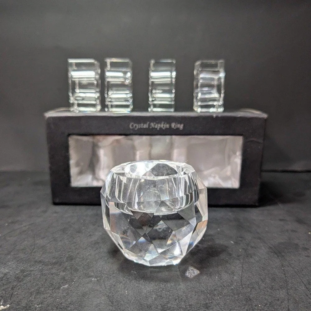 Oleg Cassini Crystal Napkin Rings & Candle Holder, Five Piece Bundle,‎ Tableware